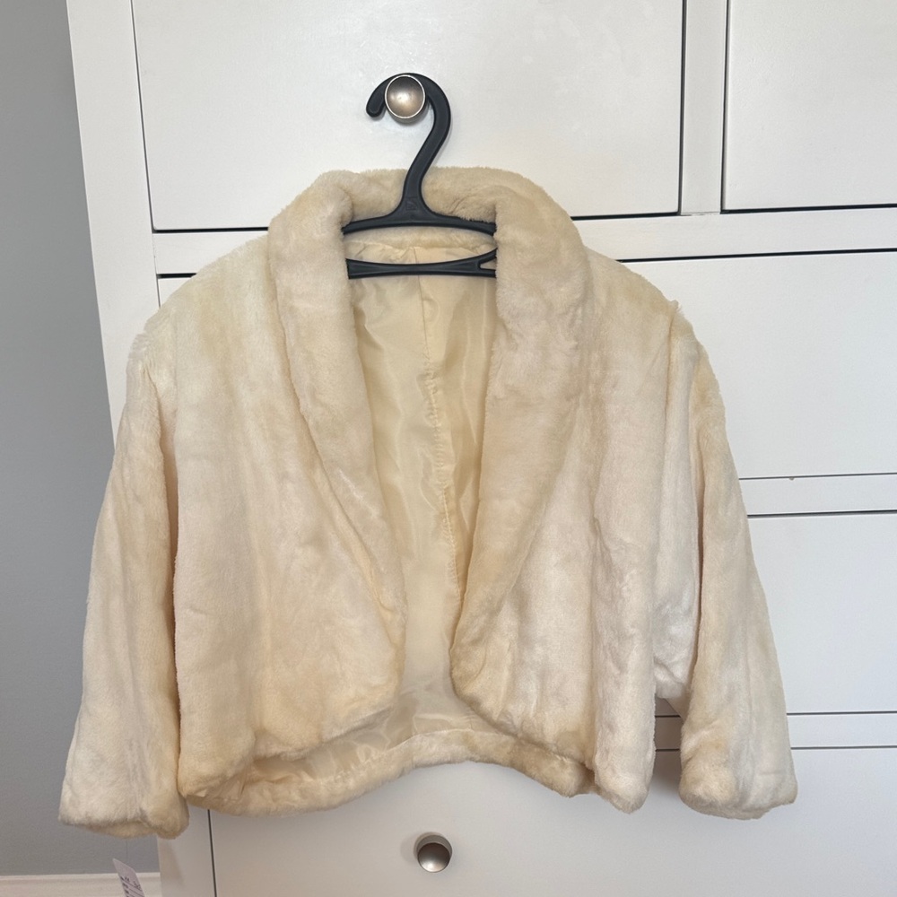 Elegant Cream Faux Fur Jacket